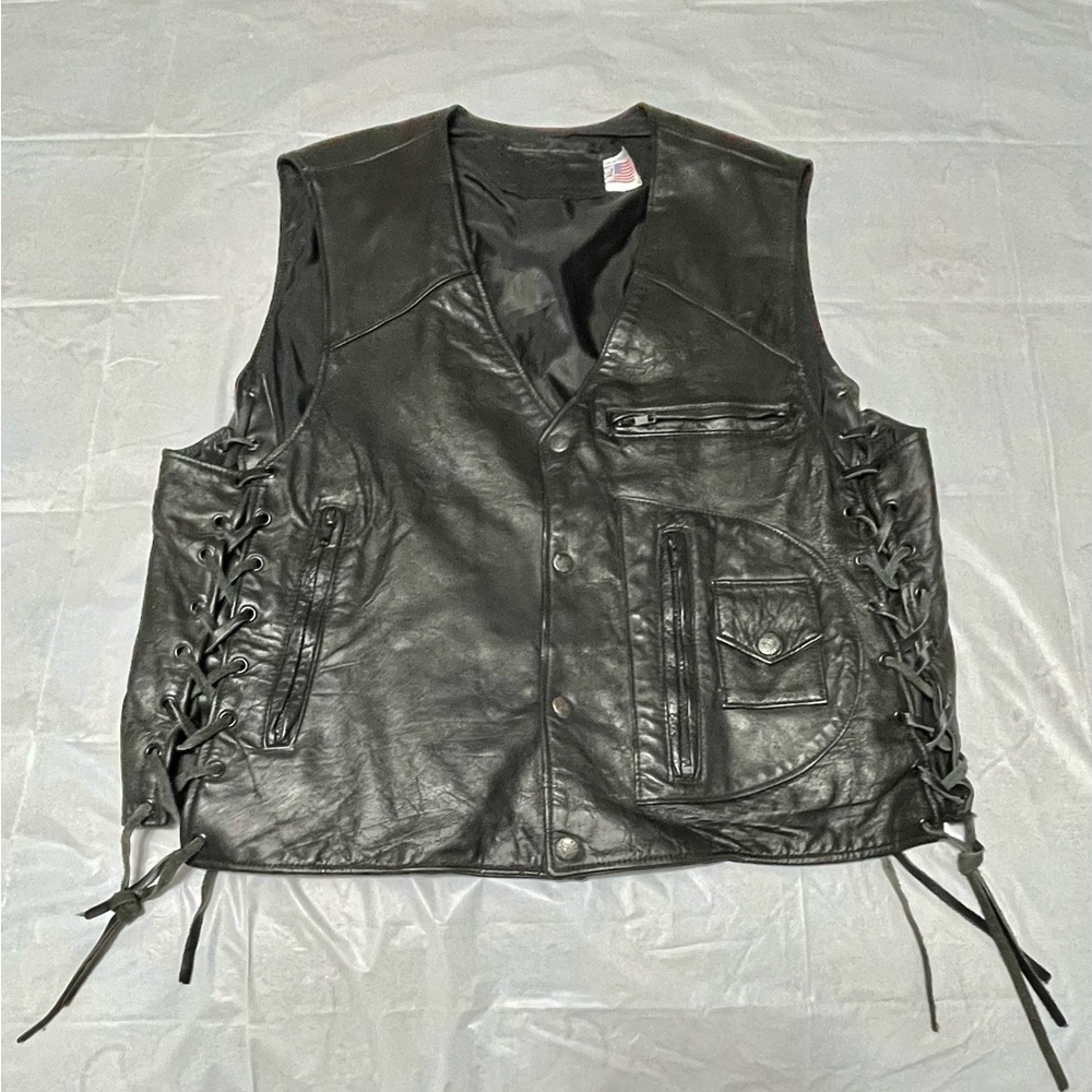 Men’s XL 100% Leather Motorcycle/Biker Vest MADE IN THE USA -Preowned .
